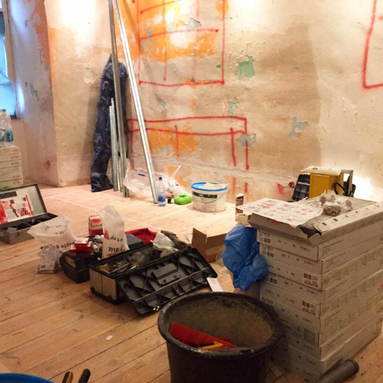 Wohnzimmer · Umbau: Im Umbau · Wandplanung